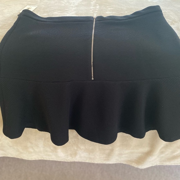 Two piece Calvin Klein polyester and spandex skirt and top never worn - Picture 5 of 6